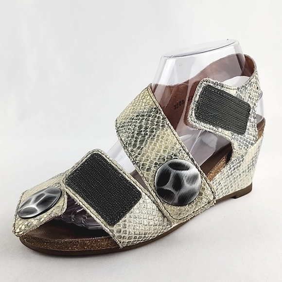 Taos Women's Carousel Beige Grey Leather Snake Print Wedge Sandals Size 37 - Picture 10 of 15